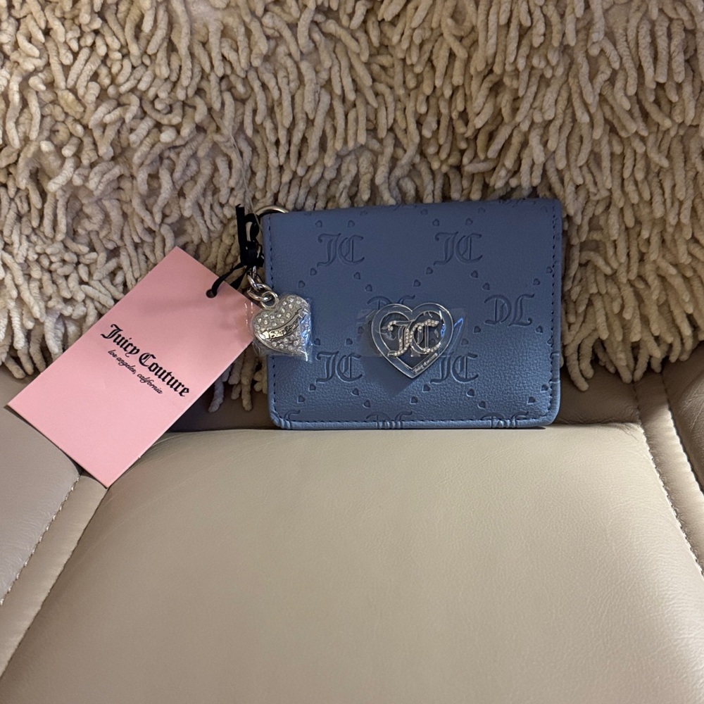 NWT Juicy Couture Light Blue Card Holder with Heart Charm